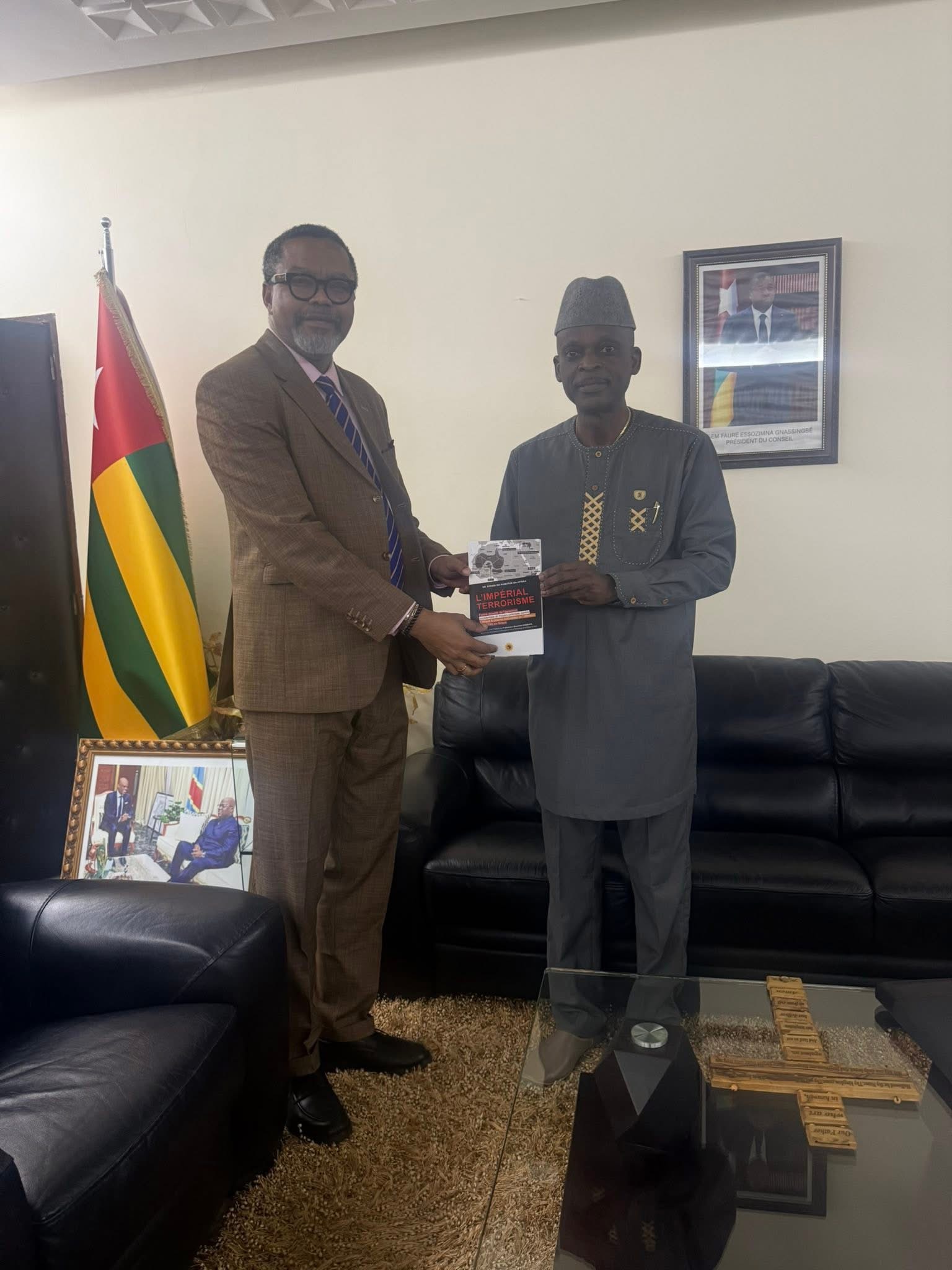 Franklin Nyamsi : AKA le “professeur panafricain qui mange à tous les râteliers”